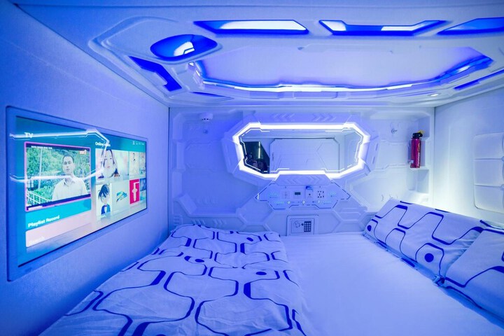 Room 28 of 47