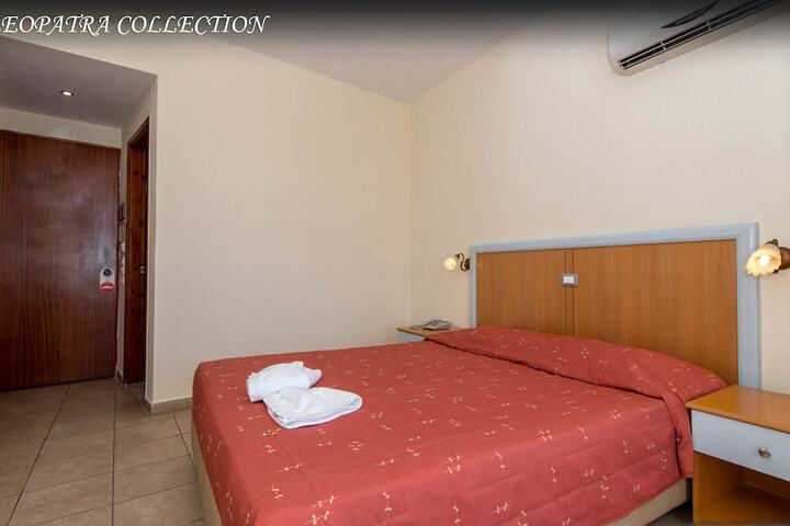 Room 10 of 35