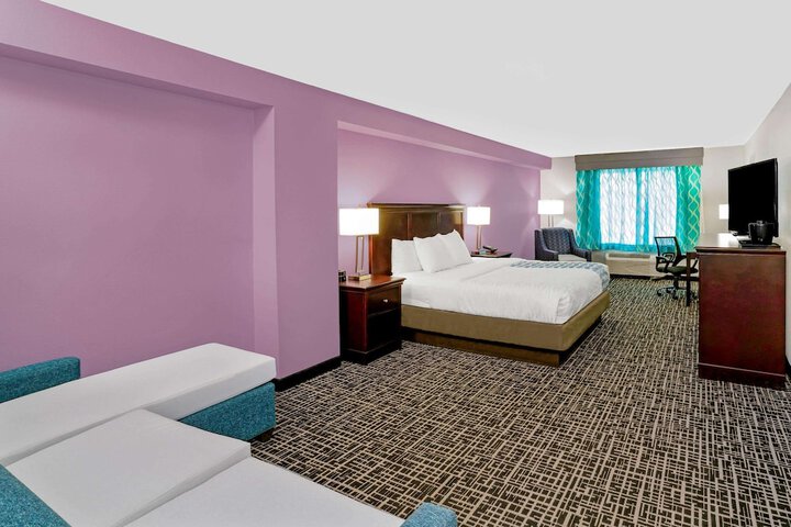 1 King Bed (7 of 14)