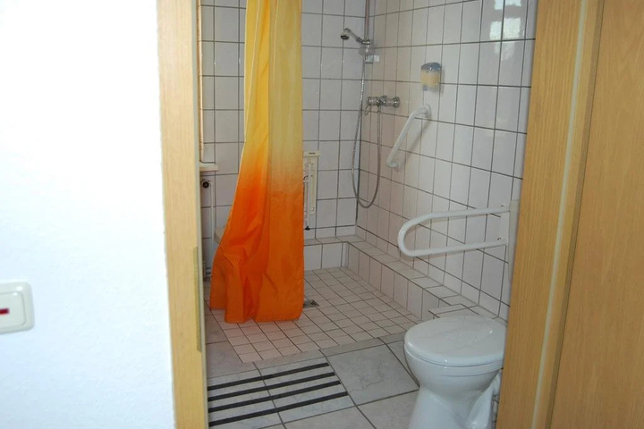 Room 7 of 11