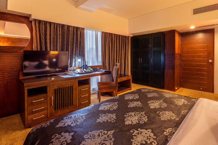 Room 7 of 72