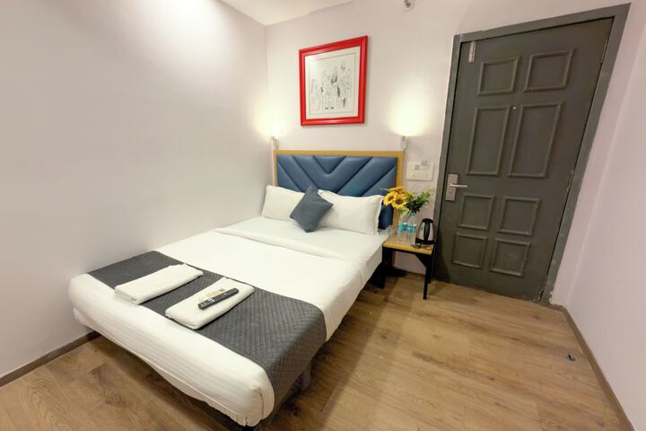 Room 2 of 39