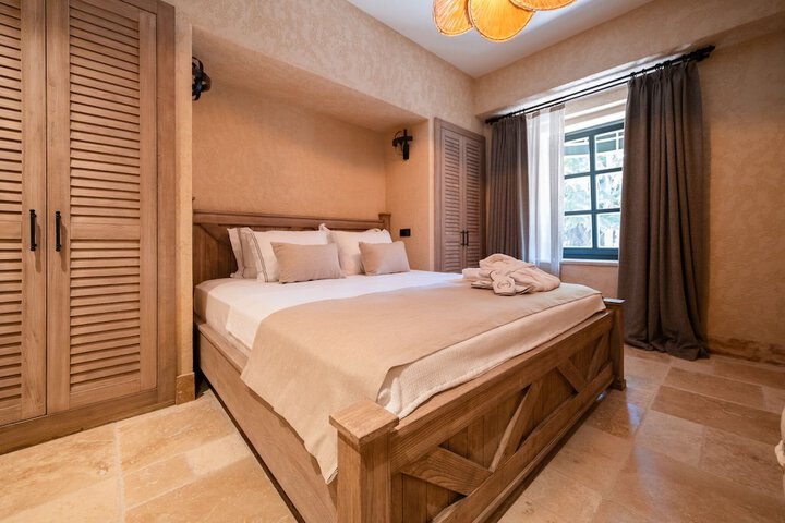 Room 20 of 38