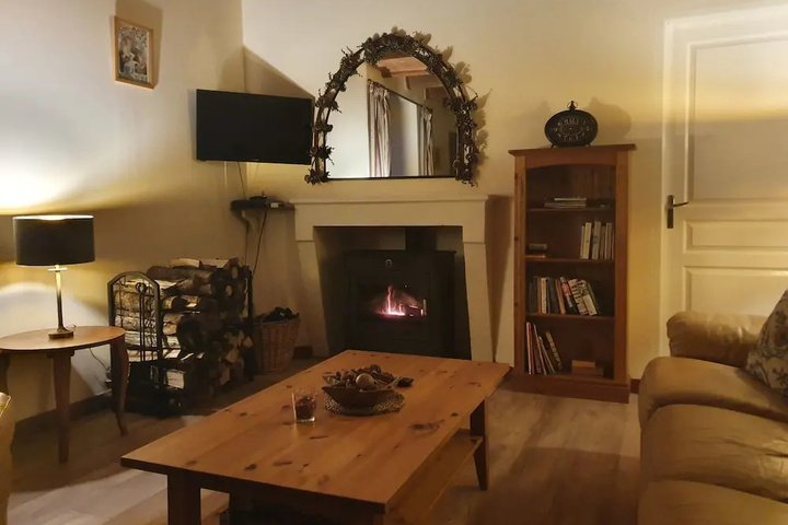 Room 2 of 22