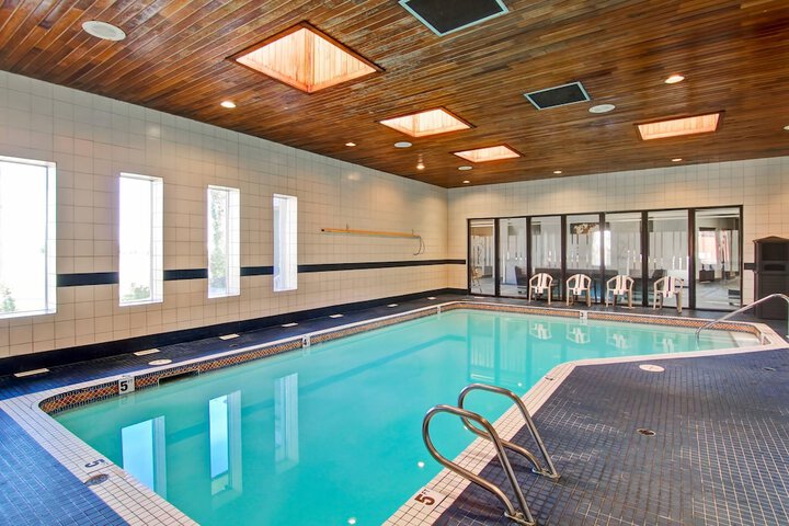 Pool 51 of 91