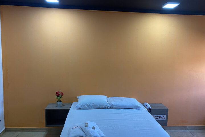 Room 5 of 10