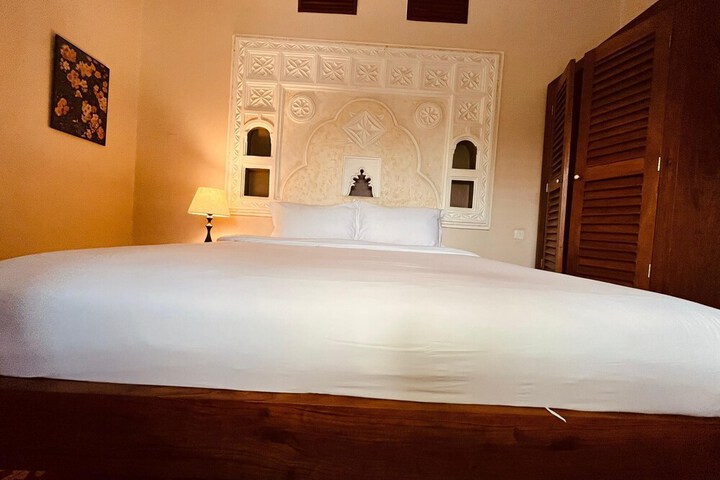 Room 27 of 67