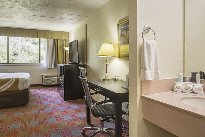 Room 4 of 54