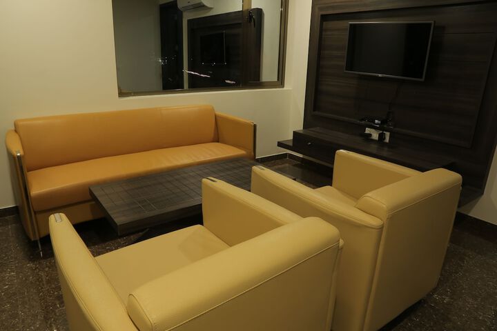 Room 6 of 87