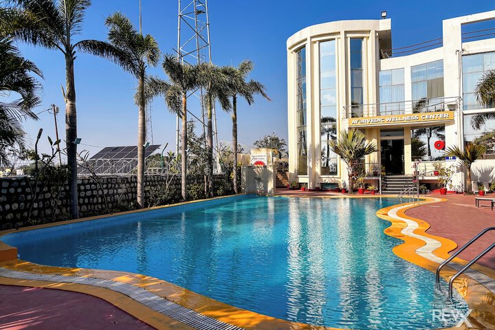 Pool 76 of 123