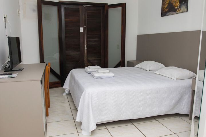 Room 4 of 43
