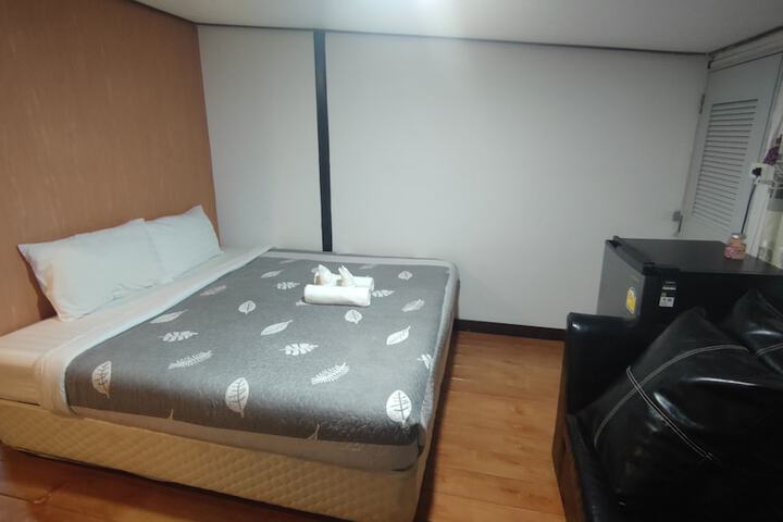 Room 8 of 30