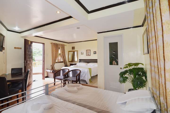 Room 2 of 63