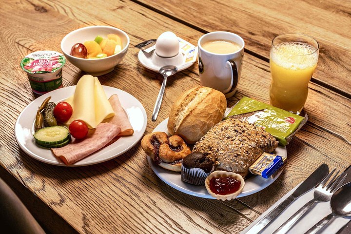 Breakfast meal