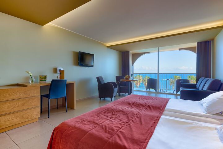Room 82 of 179