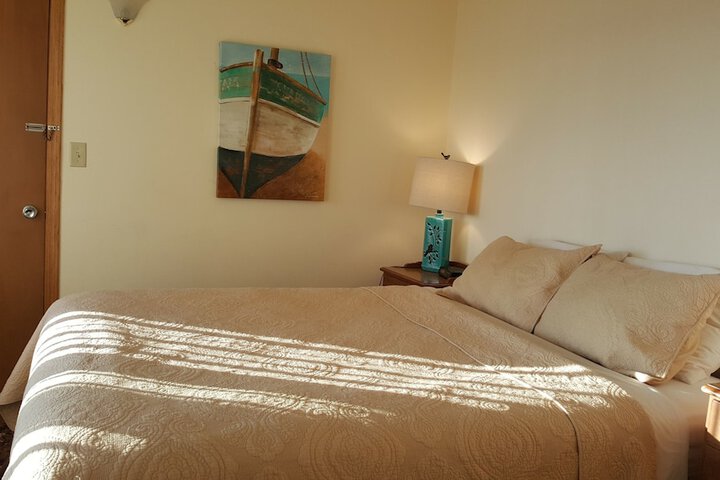 Room 83 of 128