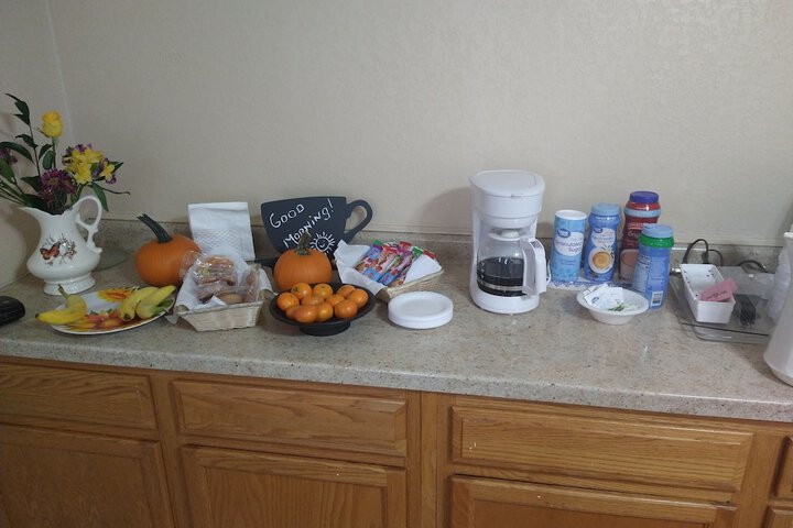 Breakfast/Coffee Service 92 of 126