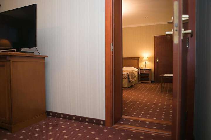 Room 36 of 117