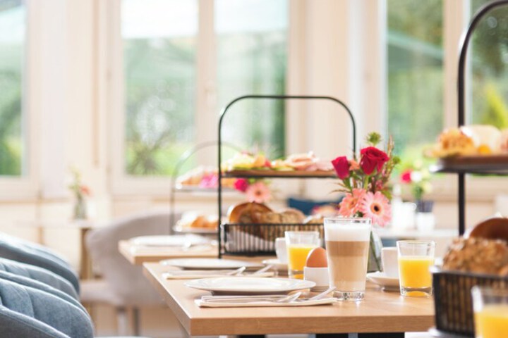 Breakfast/Coffee Service 16 of 21