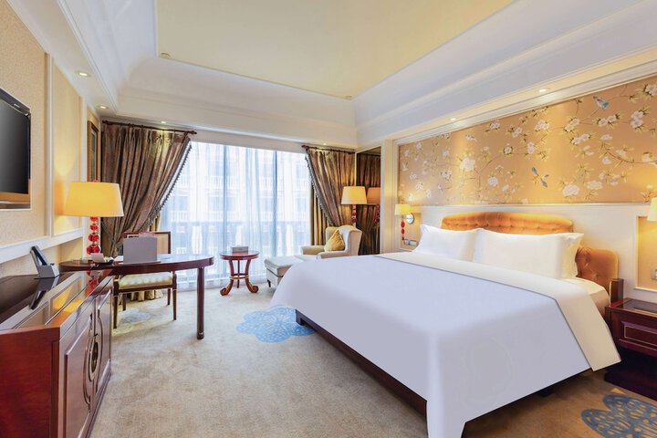 Room 40 of 103