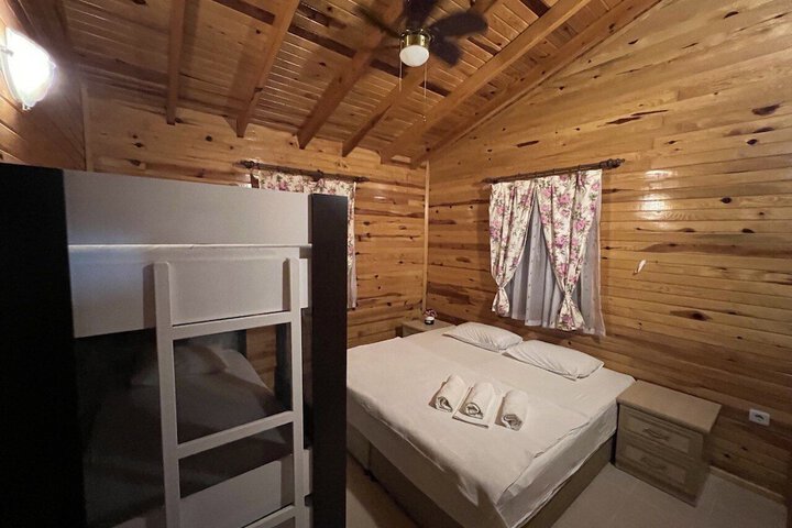 Room 16 of 48