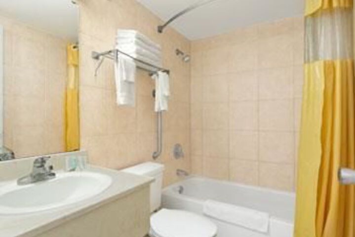 Room 10 of 26
