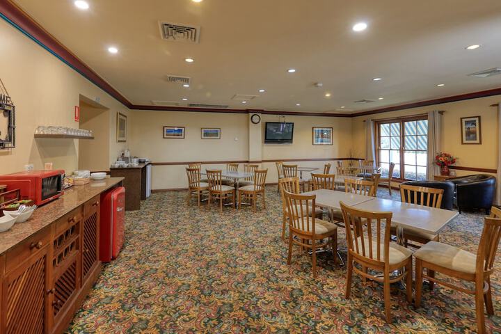 Breakfast area