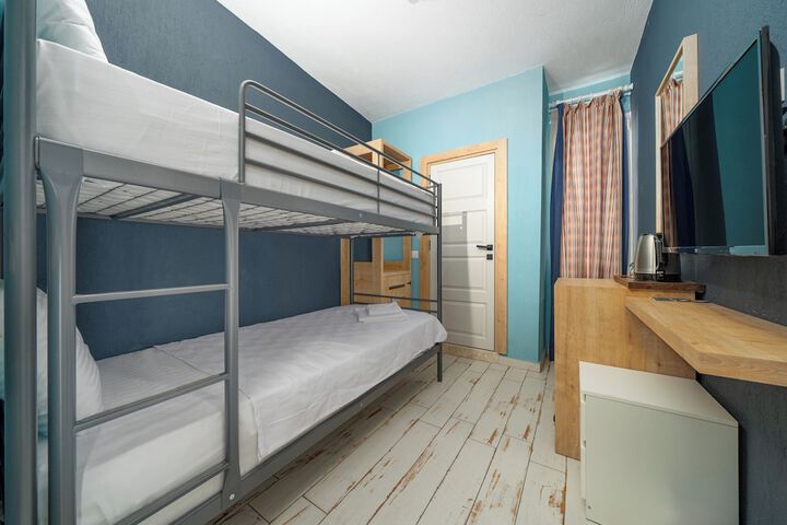 Room 3 of 48