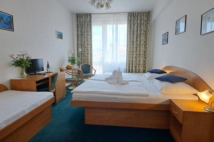 Room 11 of 51