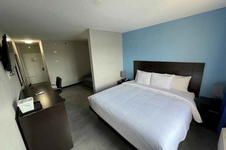 Room 14 of 27