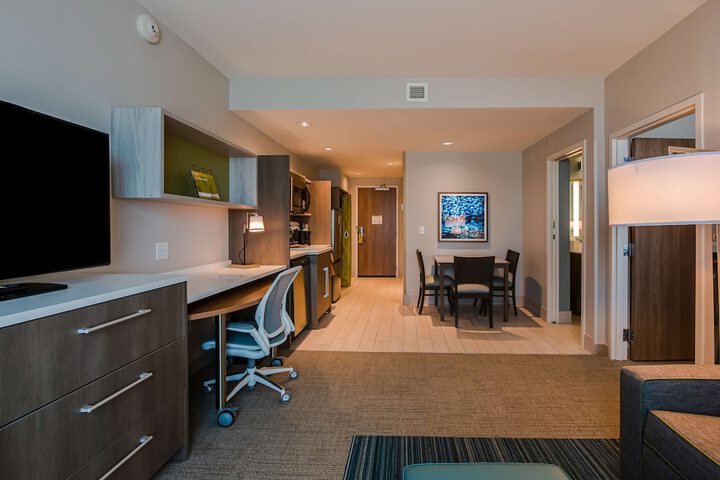 1 King Bed 1 Bedroom Suite (5 of 17)
