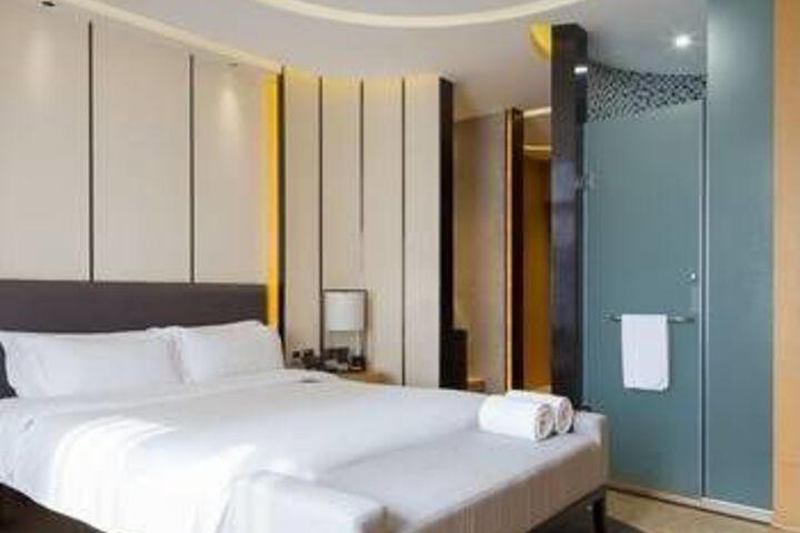 Room 6 of 7
