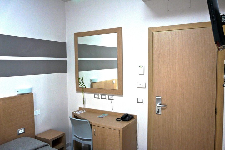 Room 40 of 72