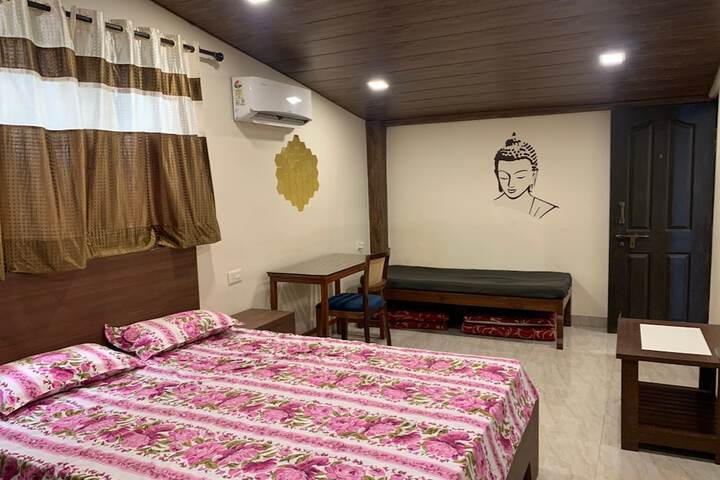 Room 3 of 19