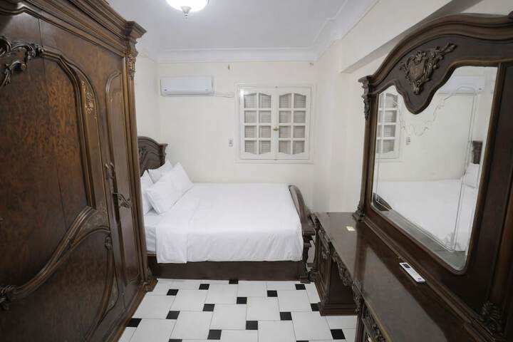Room 16 of 33