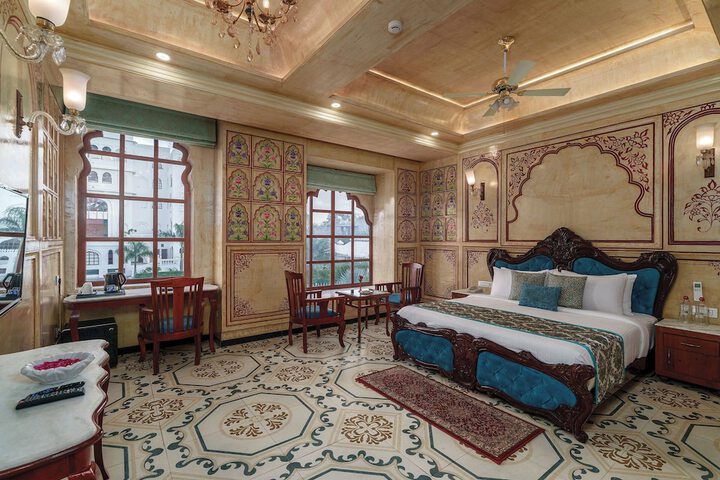 Room 18 of 110