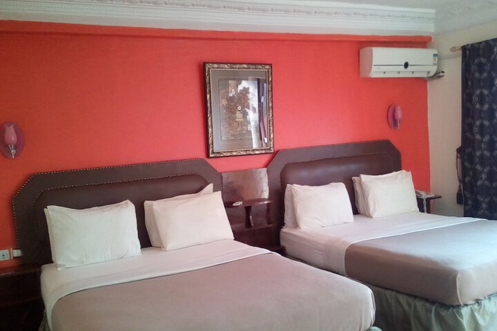 Room 11 of 24