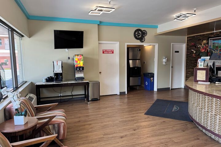 Howard Johnson by Wyndham Reno Downtown