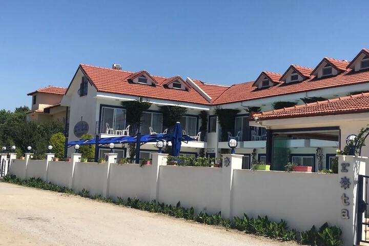 Hotel 83 of 105