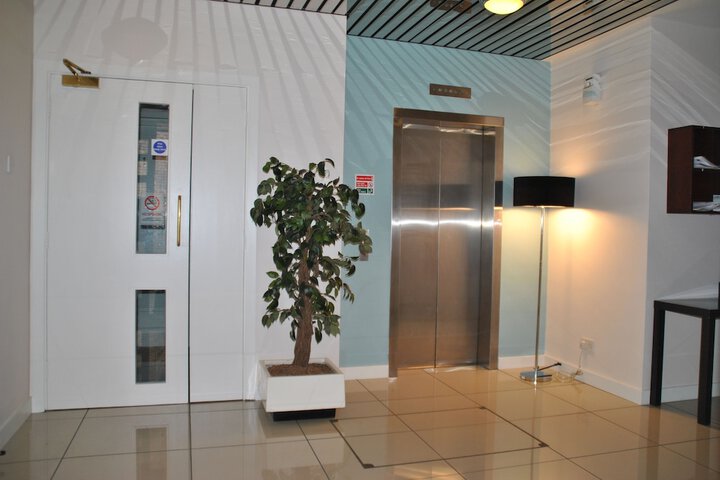 Check-in/check-out kiosk