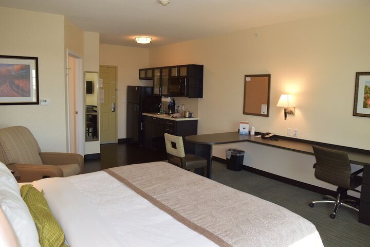 Room 17 of 36