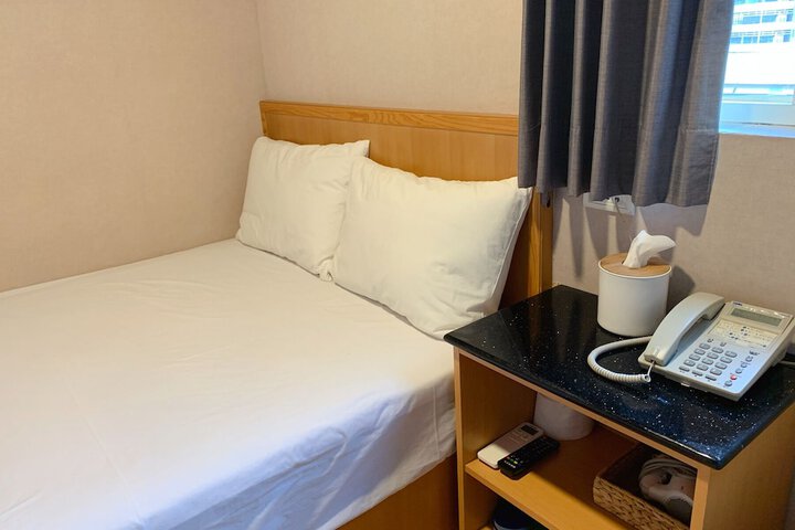 Room 7 of 20