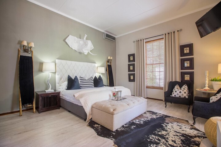 Room 2 of 38