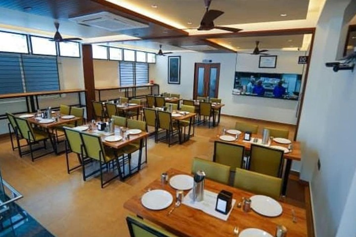 Dining 7 of 10