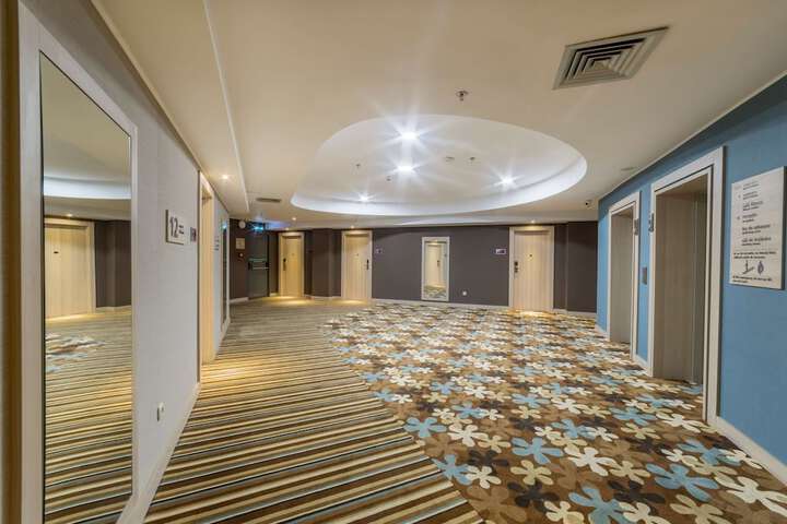 Hotel Interior 7 of 41