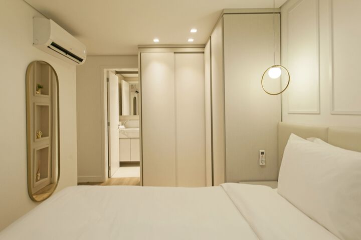 Room 74 of 76