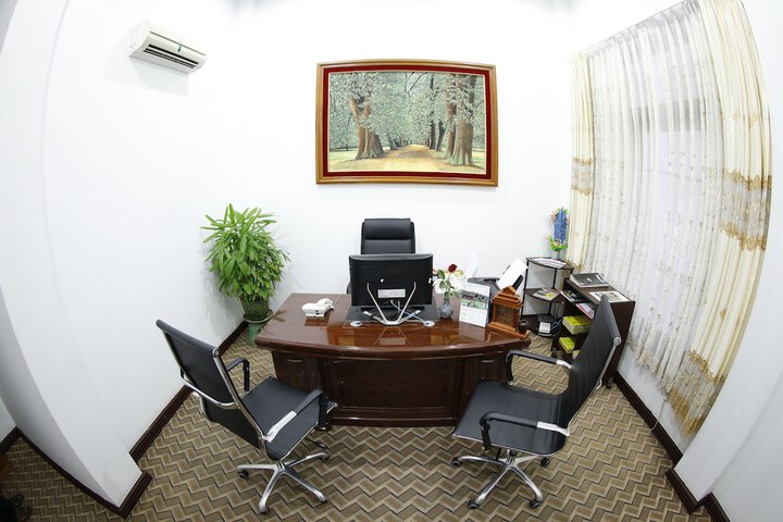 Business Center 50 of 63