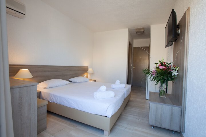 Room 9 of 41