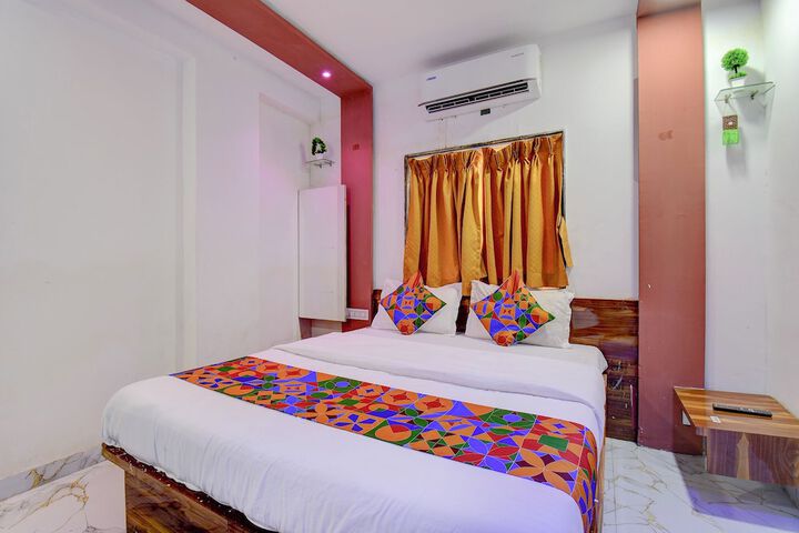 Room 12 of 28