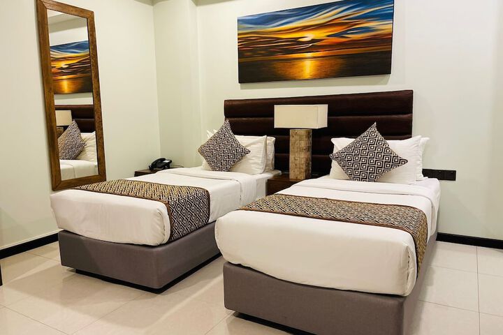Room 16 of 77